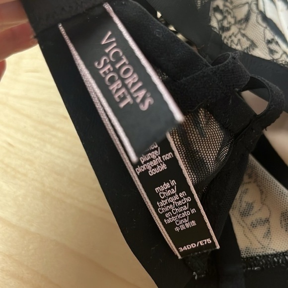 Victorias Secret RARE SEXY‎ Strappy Push Up Bra Tiger Animal Mesh Lace 34 DD - Picture 5 of 5